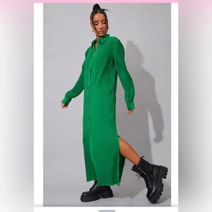 PrettyLittleThing Green Plisse Button Up Split Hem Dress Size Small